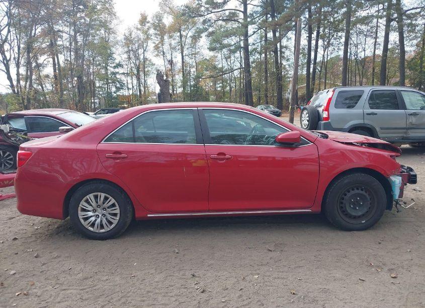 Photo 14 of 2014 Toyota Camry LE (VIN 4T1BF1FK0EU834562)