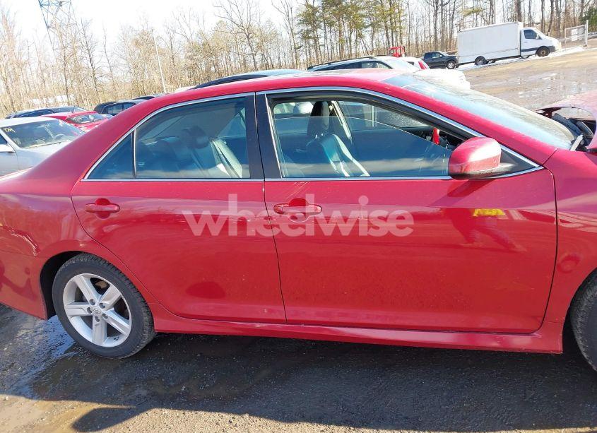 Photo 13 of 2014 Toyota Camry SE (VIN 4T1BF1FK0EU838899)