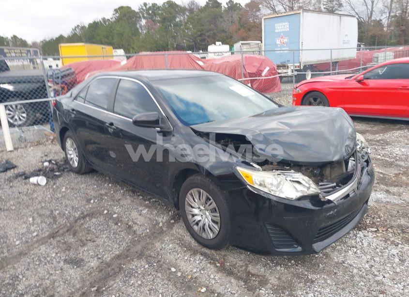 2014 Toyota Camry L (VIN 4T1BF1FK0EU840118) main photo