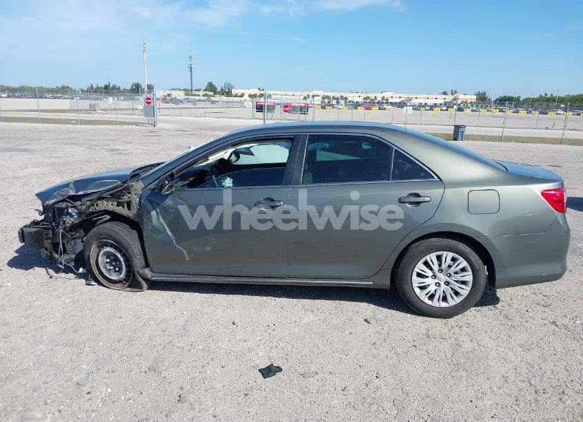 Photo 15 of 2014 Toyota Camry LE (VIN 4T1BF1FK0EU840622)
