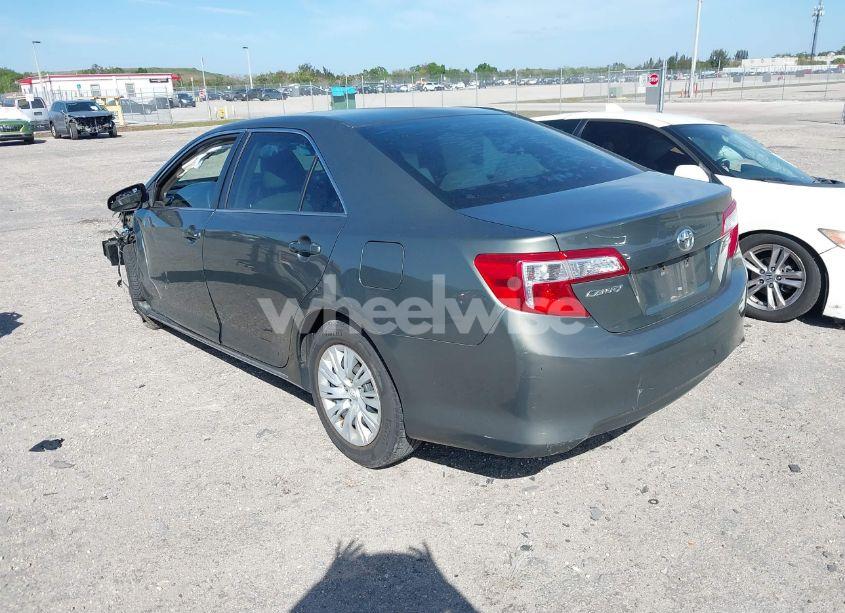 Photo 3 of 2014 Toyota Camry LE (VIN 4T1BF1FK0EU840622)
