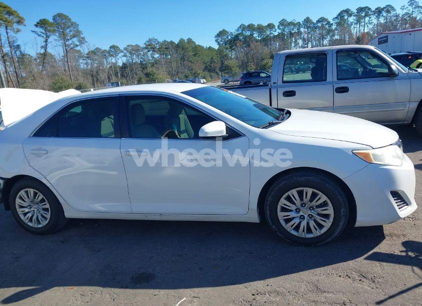 Photo 13 of 2014 Toyota Camry L (VIN 4T1BF1FK0EU858747)