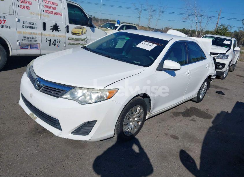 Photo 2 of 2014 Toyota Camry L (VIN 4T1BF1FK0EU858747)