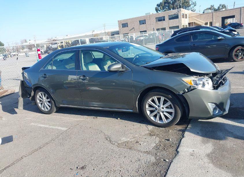 Photo 13 of 2014 Toyota Camry XLE (VIN 4T1BF1FK0EU867805)