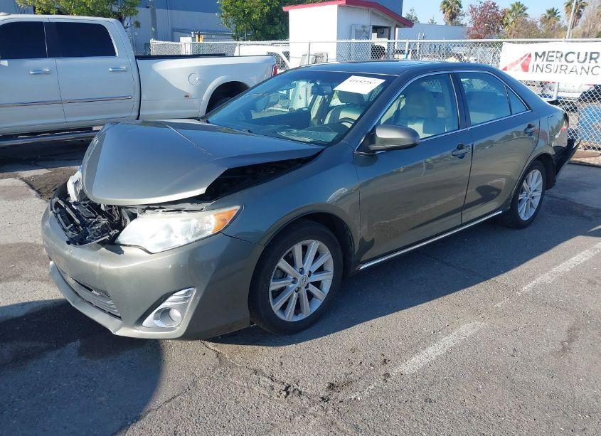 Photo 2 of 2014 Toyota Camry XLE (VIN 4T1BF1FK0EU867805)