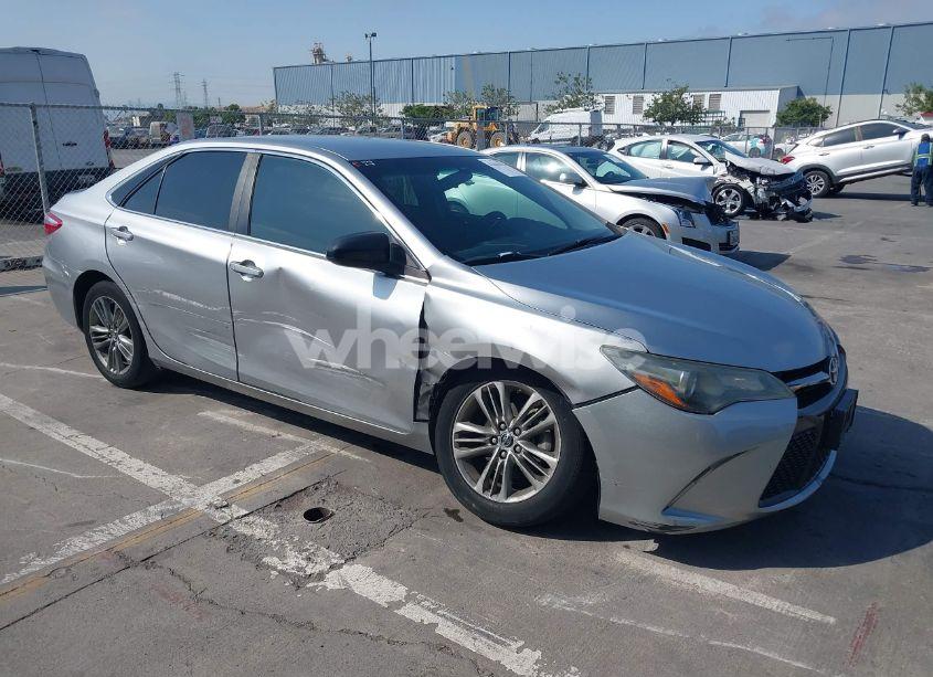 2015 Toyota Camry SE (VIN 4T1BF1FK0FU009638) main photo