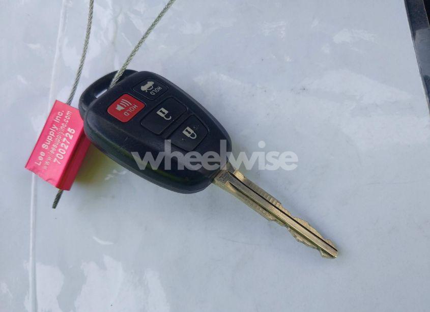 Photo 11 of 2015 Toyota Camry SE (VIN 4T1BF1FK0FU009638)