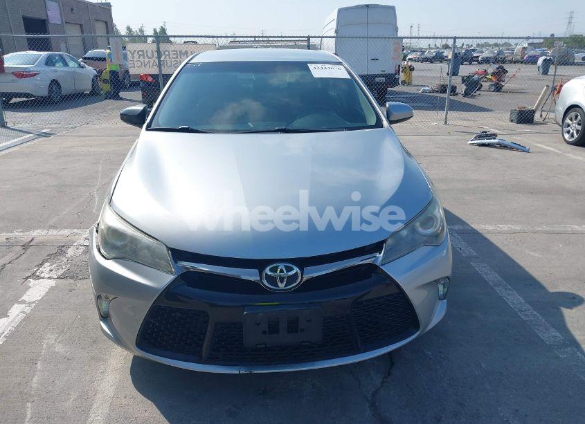 Photo 12 of 2015 Toyota Camry SE (VIN 4T1BF1FK0FU009638)