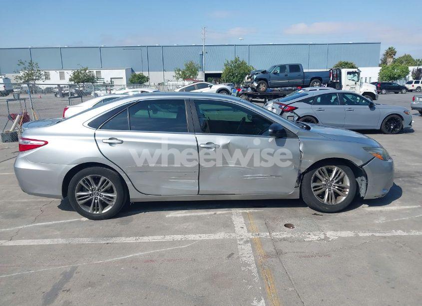 Photo 13 of 2015 Toyota Camry SE (VIN 4T1BF1FK0FU009638)