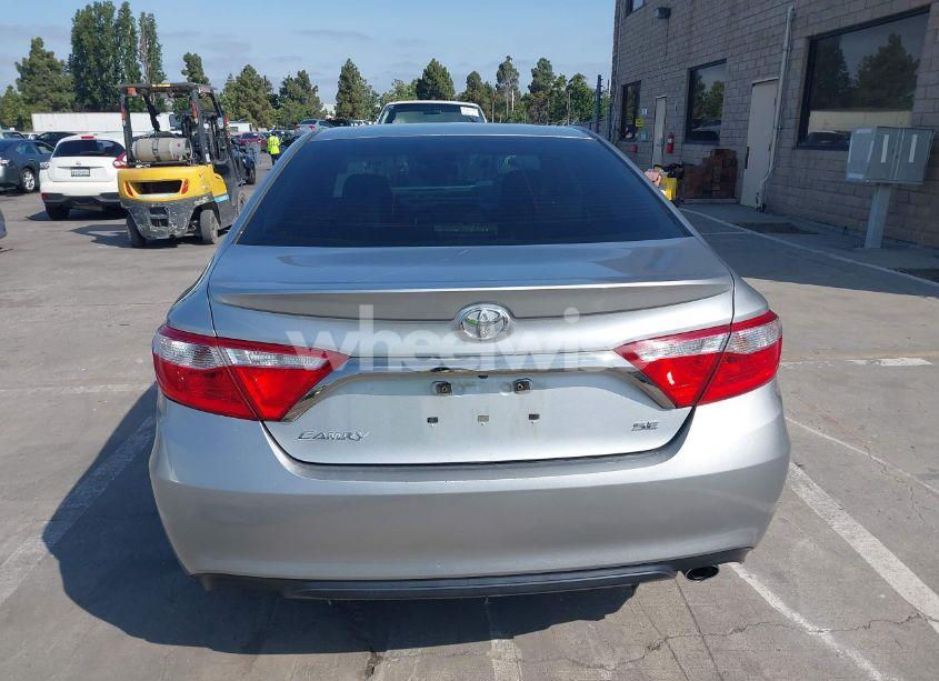 Photo 16 of 2015 Toyota Camry SE (VIN 4T1BF1FK0FU009638)