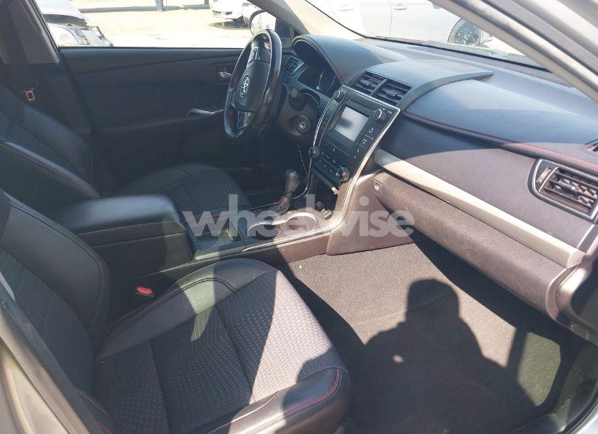 Photo 5 of 2015 Toyota Camry SE (VIN 4T1BF1FK0FU009638)