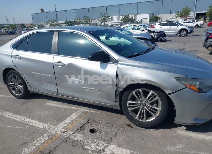 Photo 6 of 2015 Toyota Camry SE (VIN 4T1BF1FK0FU009638)