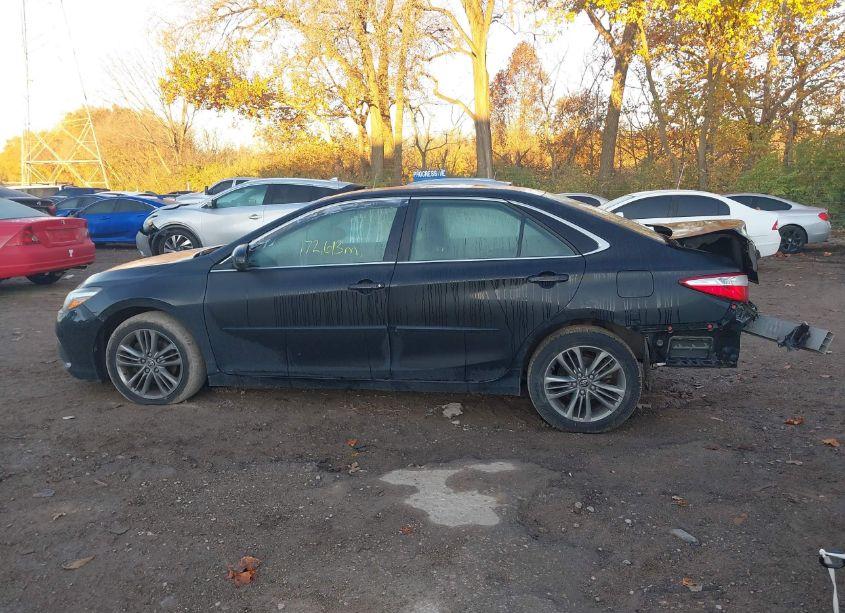 Photo 14 of 2015 Toyota Camry SE (VIN 4T1BF1FK0FU012698)