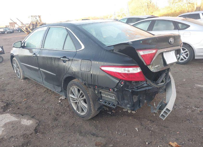 Photo 6 of 2015 Toyota Camry SE (VIN 4T1BF1FK0FU012698)