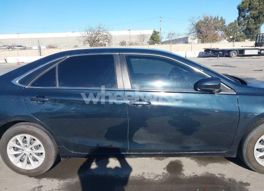 Photo 13 of 2015 Toyota Camry LE (VIN 4T1BF1FK0FU016198)