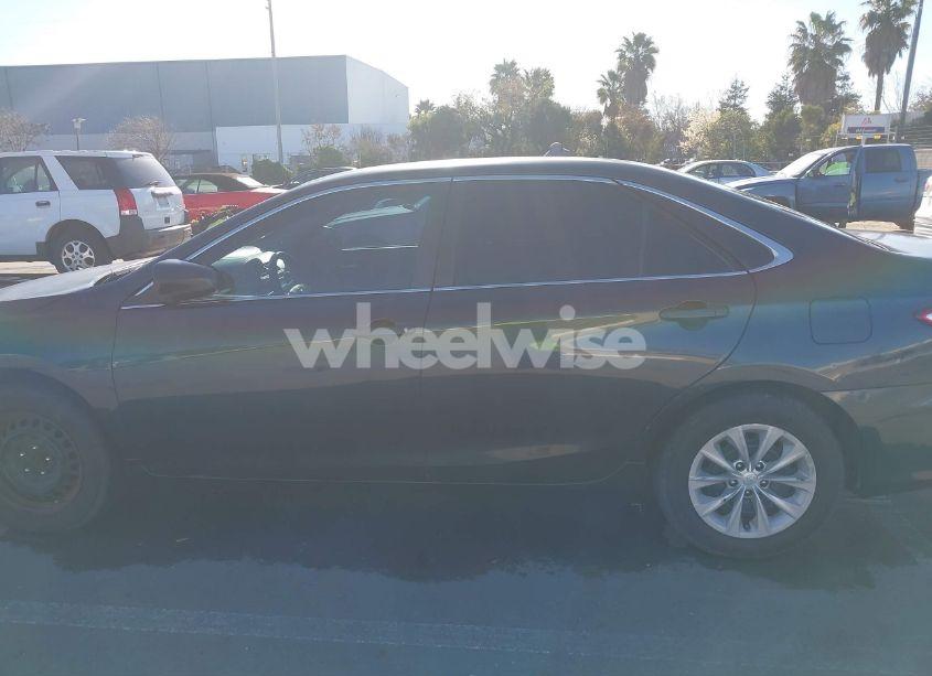 Photo 14 of 2015 Toyota Camry LE (VIN 4T1BF1FK0FU016198)
