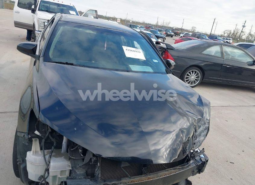 Photo 11 of 2015 Toyota Camry LE (VIN 4T1BF1FK0FU018937)