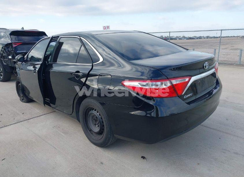 Photo 3 of 2015 Toyota Camry LE (VIN 4T1BF1FK0FU018937)