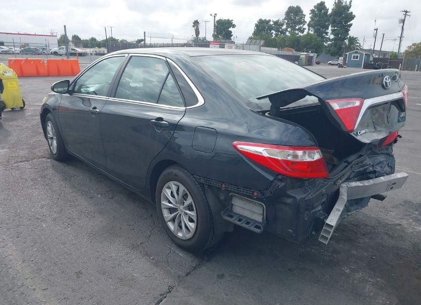Photo 3 of 2015 Toyota Camry LE (VIN 4T1BF1FK0FU046611)