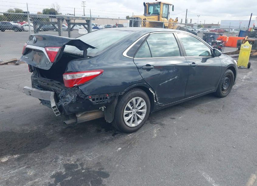 Photo 4 of 2015 Toyota Camry LE (VIN 4T1BF1FK0FU046611)