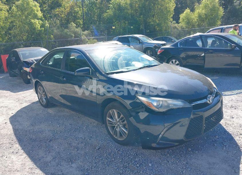 2015 Toyota Camry SE (VIN 4T1BF1FK0FU075459) main photo