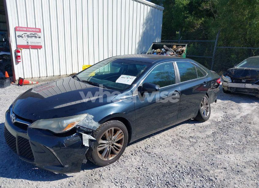 Photo 2 of 2015 Toyota Camry SE (VIN 4T1BF1FK0FU075459)