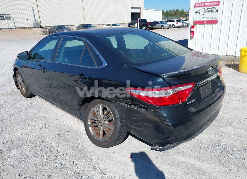 Photo 3 of 2015 Toyota Camry SE (VIN 4T1BF1FK0FU075459)