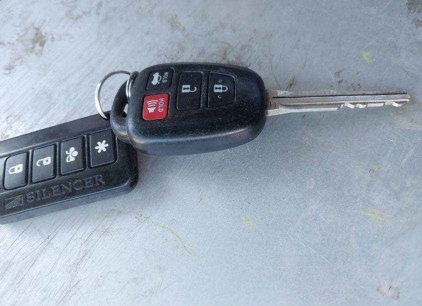 Photo 11 of 2015 Toyota Camry SE (VIN 4T1BF1FK0FU080306)