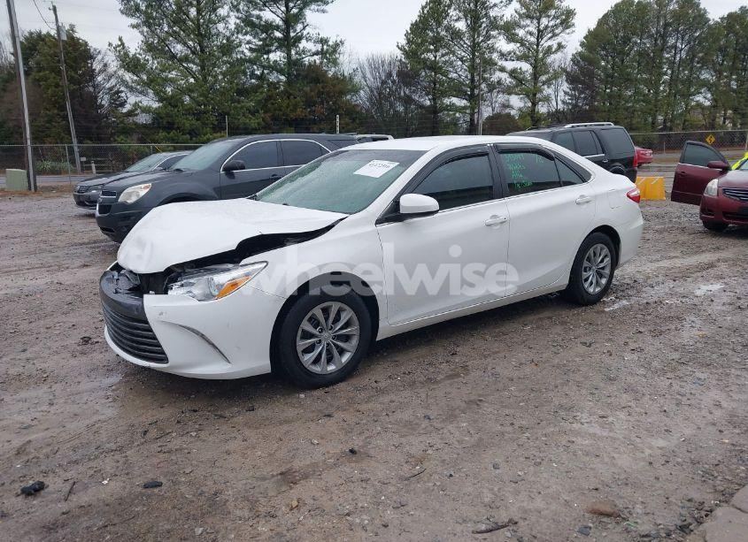 Photo 2 of 2015 Toyota Camry LE (VIN 4T1BF1FK0FU098160)