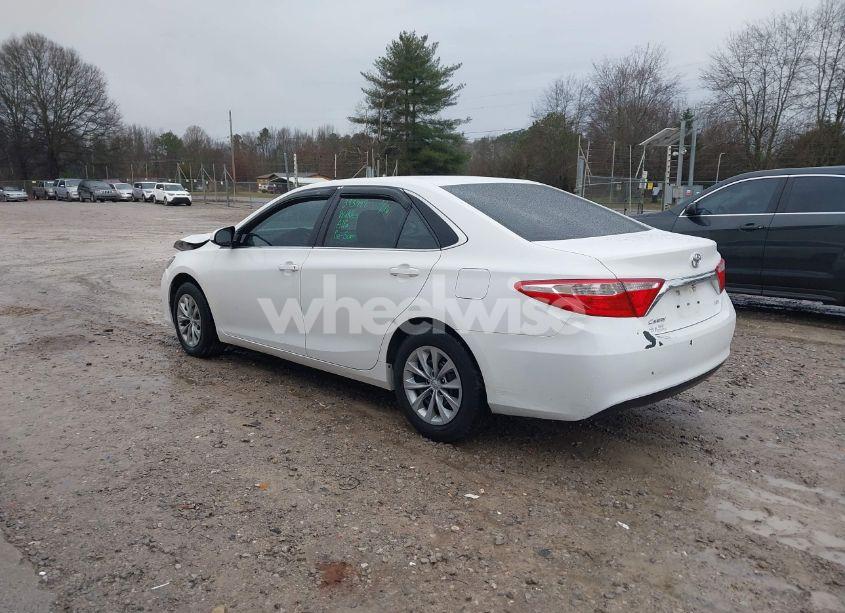 Photo 3 of 2015 Toyota Camry LE (VIN 4T1BF1FK0FU098160)