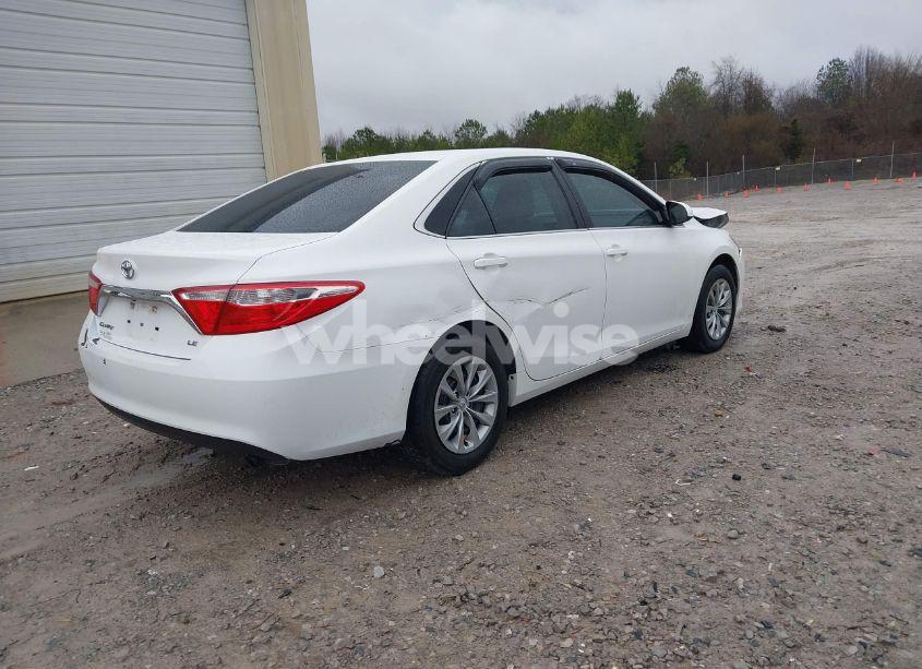 Photo 4 of 2015 Toyota Camry LE (VIN 4T1BF1FK0FU098160)