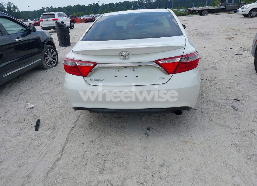 Photo 16 of 2015 Toyota Camry SE (VIN 4T1BF1FK0FU110078)