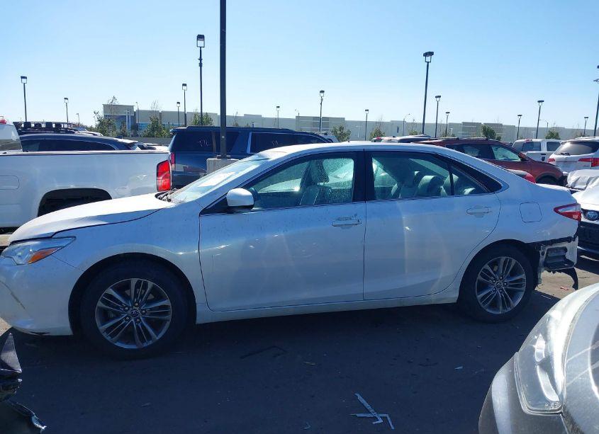 Photo 15 of 2015 Toyota Camry SE (VIN 4T1BF1FK0FU113000)
