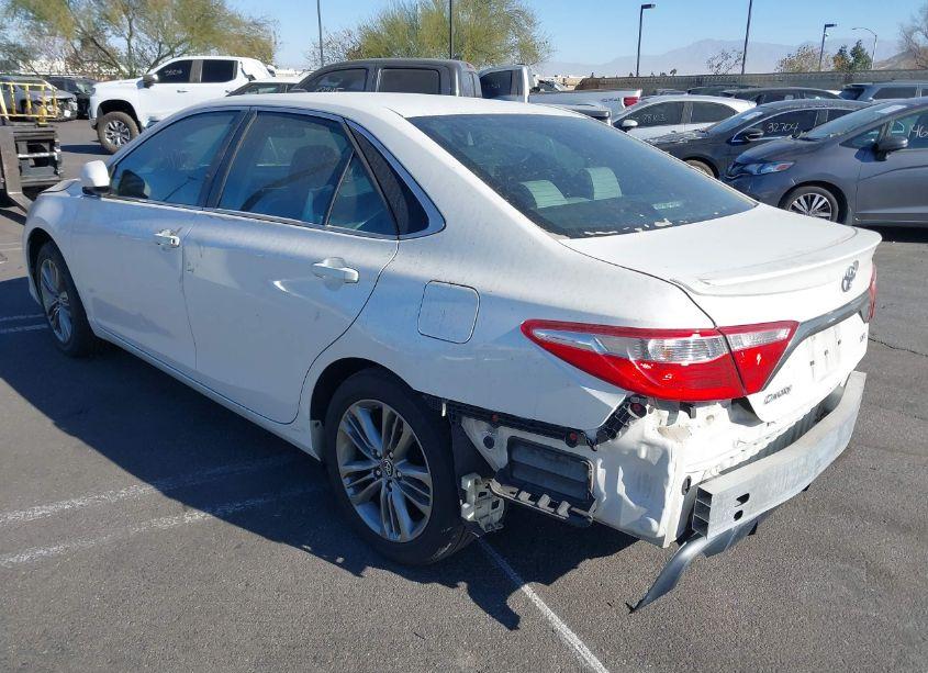 Photo 3 of 2015 Toyota Camry SE (VIN 4T1BF1FK0FU113000)