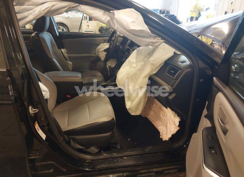 Photo 5 of 2015 Toyota Camry SE (VIN 4T1BF1FK0FU113921)