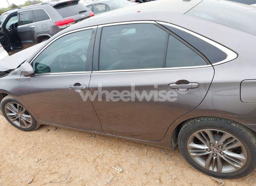 Photo 14 of 2015 Toyota Camry SE (VIN 4T1BF1FK0FU477515)