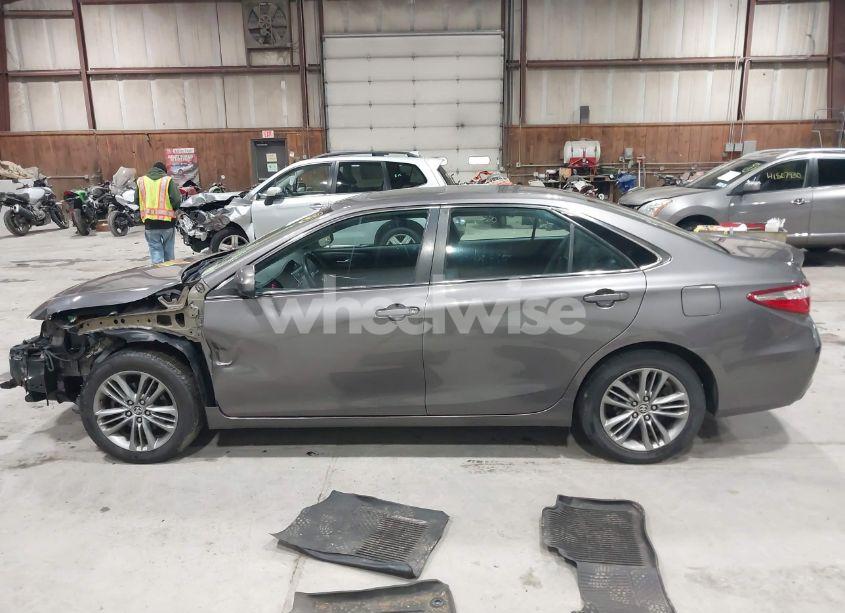 Photo 15 of 2015 Toyota Camry SE (VIN 4T1BF1FK0FU480589)