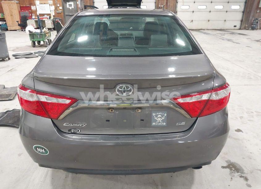 Photo 17 of 2015 Toyota Camry SE (VIN 4T1BF1FK0FU480589)