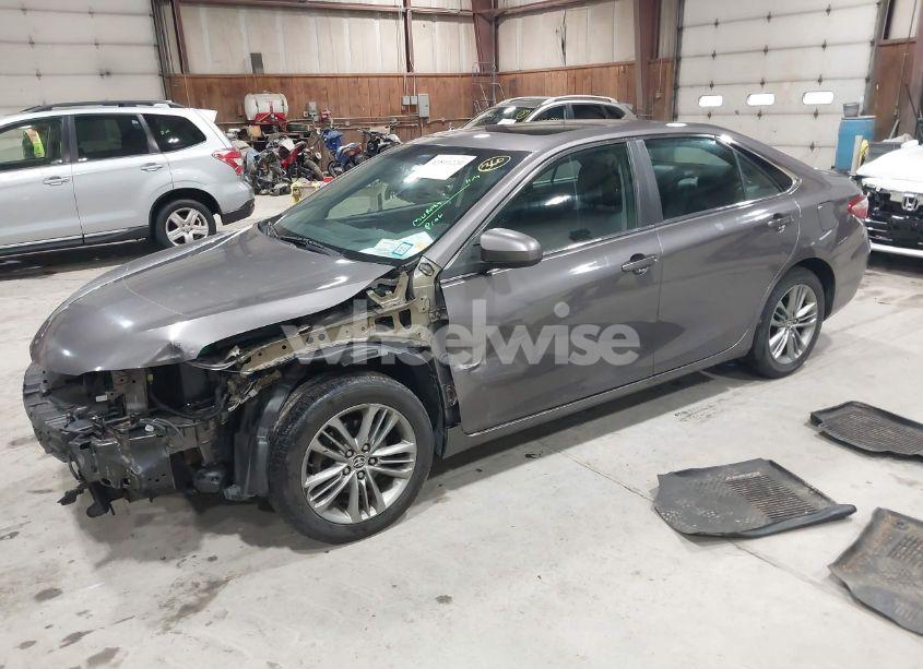 Photo 2 of 2015 Toyota Camry SE (VIN 4T1BF1FK0FU480589)