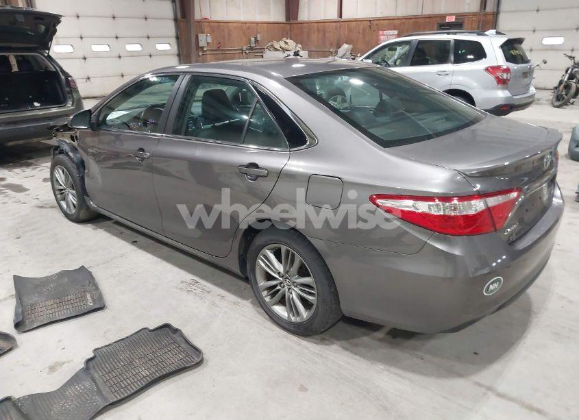 Photo 3 of 2015 Toyota Camry SE (VIN 4T1BF1FK0FU480589)
