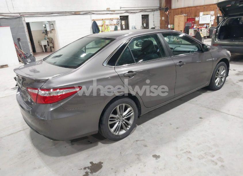 Photo 4 of 2015 Toyota Camry SE (VIN 4T1BF1FK0FU480589)