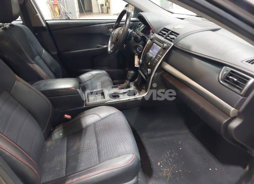 Photo 5 of 2015 Toyota Camry SE (VIN 4T1BF1FK0FU480589)