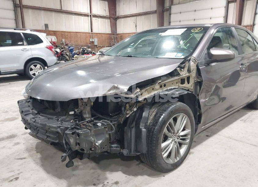 Photo 6 of 2015 Toyota Camry SE (VIN 4T1BF1FK0FU480589)