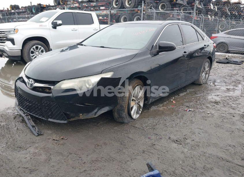 Photo 2 of 2015 Toyota Camry SE (VIN 4T1BF1FK0FU485338)