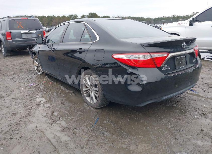 Photo 3 of 2015 Toyota Camry SE (VIN 4T1BF1FK0FU485338)