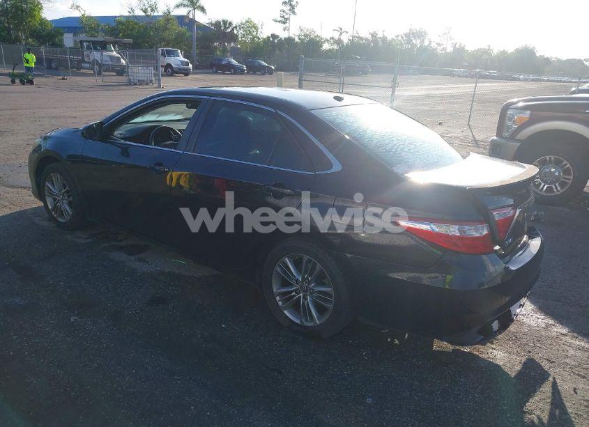 Photo 3 of 2015 Toyota Camry SE (VIN 4T1BF1FK0FU497246)