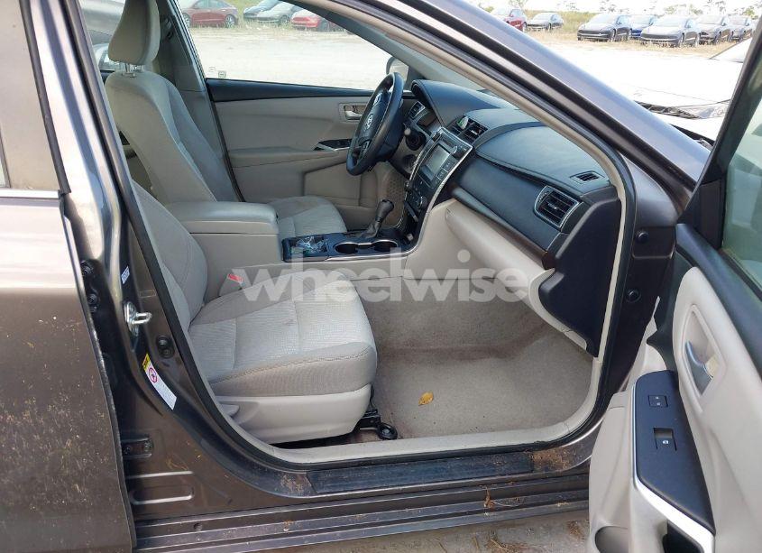 Photo 5 of 2015 Toyota Camry LE (VIN 4T1BF1FK0FU896433)