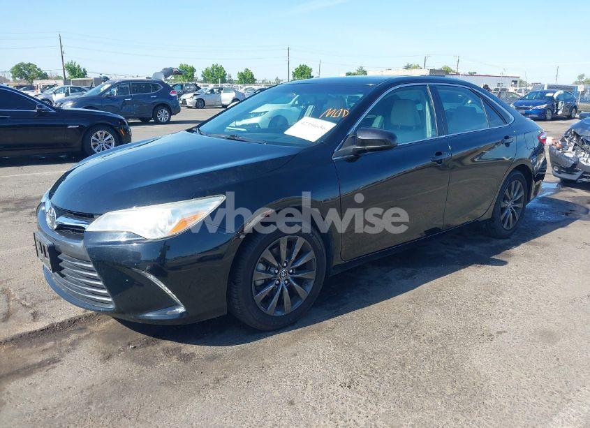 Photo 2 of 2015 Toyota Camry XLE (VIN 4T1BF1FK0FU907026)