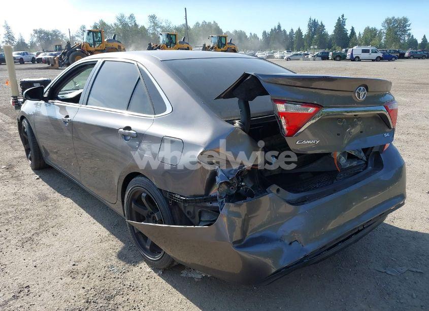 Photo 3 of 2015 Toyota Camry SE (VIN 4T1BF1FK0FU914025)