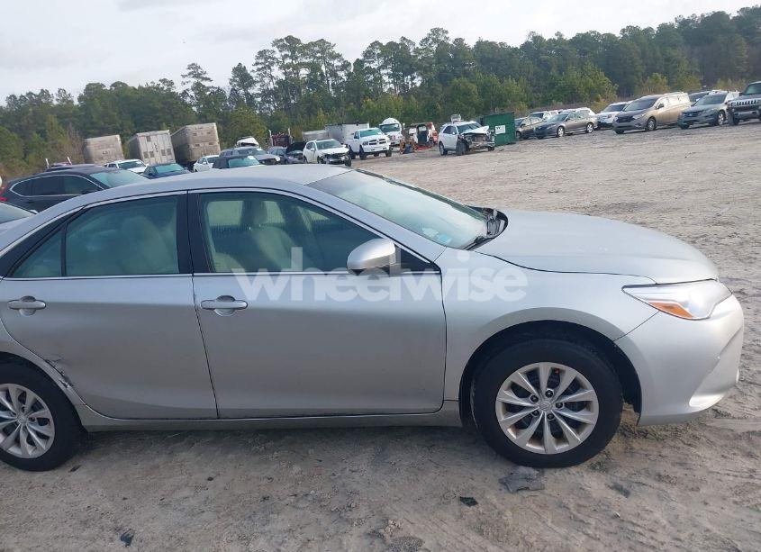 Photo 13 of 2015 Toyota Camry LE (VIN 4T1BF1FK0FU938969)